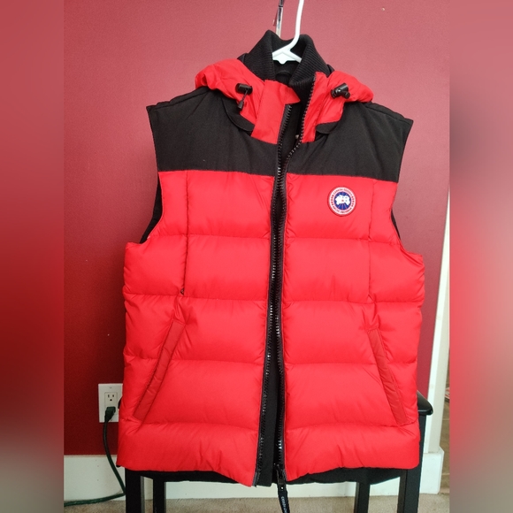 Canada Goose Vest with Removable Hoody - Picture 2 of 10